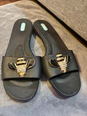 Oka-B Black Slide Sandals with Rhinestone Bee Embellishment Large